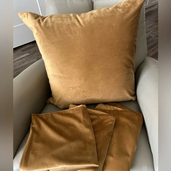 Velvet Cushion Covers Set 4 (2 sizes) NWOT - Picture 2 of 6